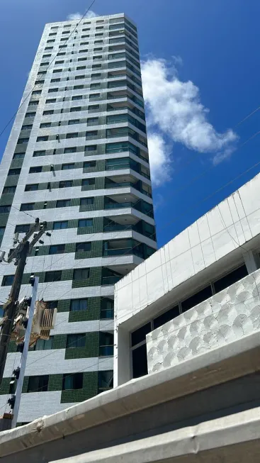 Foto 1 de Apartamento com 4 Quartos à venda, 135m² em Boa Viagem, Recife