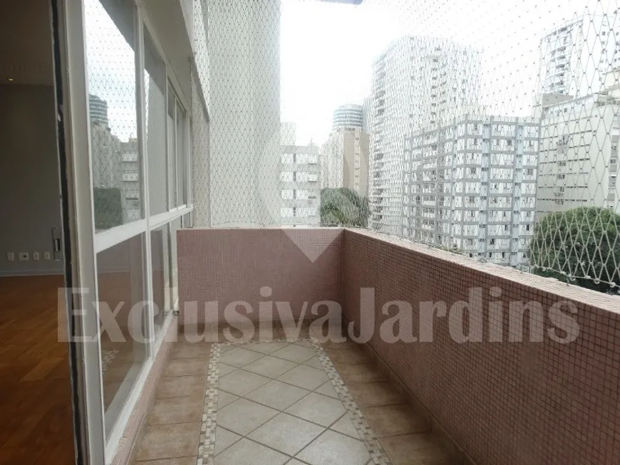 Foto 1 de Apartamento com 3 Quartos para alugar, 208m² em Jardim Paulista, São Paulo