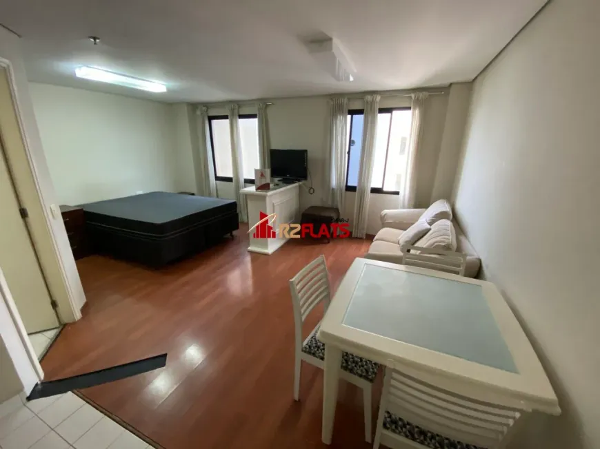 Foto 1 de Flat com 1 Quarto para alugar, 30m² em Moema, São Paulo