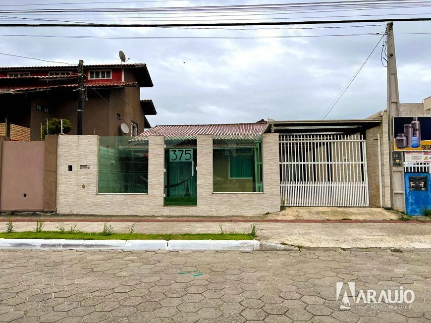 Foto 1 de Casa com 2 Quartos à venda, 200m² em Espinheiros, Itajaí