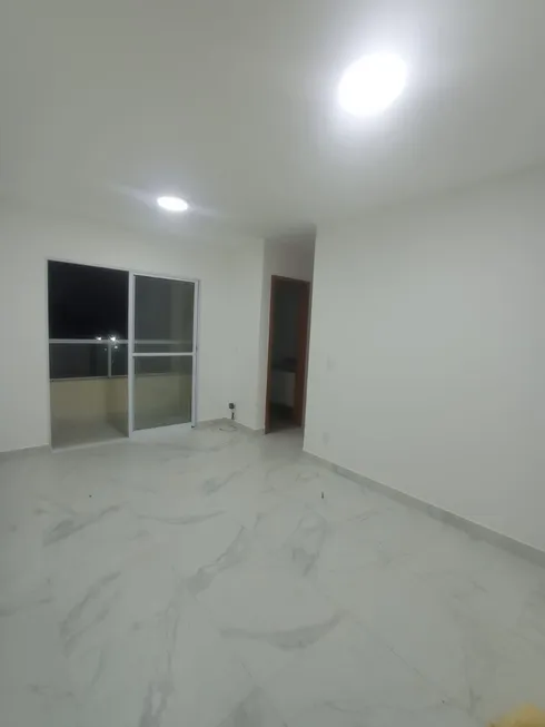 Foto 1 de Apartamento com 2 Quartos para alugar, 54m² em Buraquinho, Lauro de Freitas