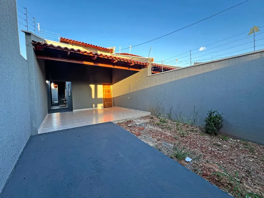 Foto 1 de Casa com 2 Quartos à venda, 95m² em Setor Maysa, Trindade