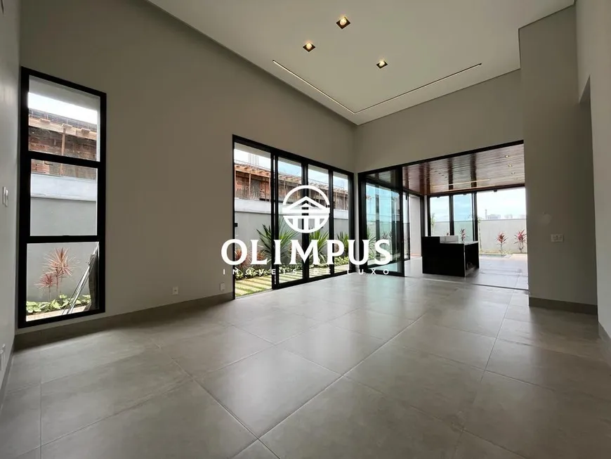 Foto 1 de Casa de Condomínio com 3 Quartos à venda, 227m² em Granja Marileusa , Uberlândia