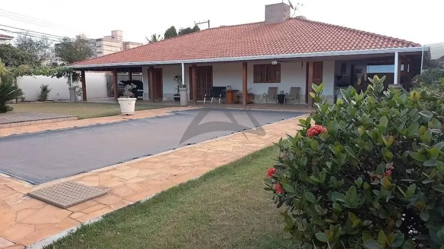 Foto 1 de Casa com 3 Quartos à venda, 300m² em Santa Terezinha, Paulínia