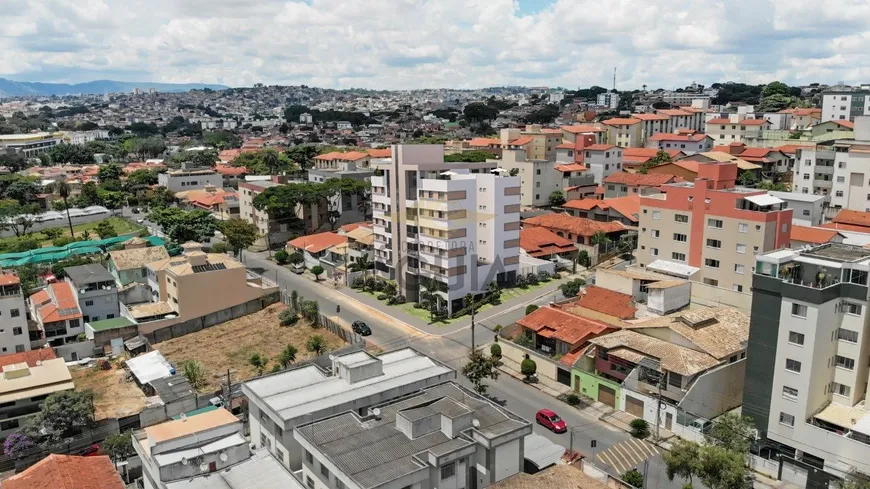 Foto 1 de Cobertura com 3 Quartos à venda, 138m² em Serrano, Belo Horizonte