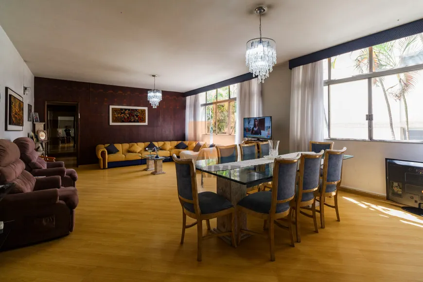Foto 1 de Apartamento com 4 Quartos à venda, 220m² em Higienópolis, São Paulo