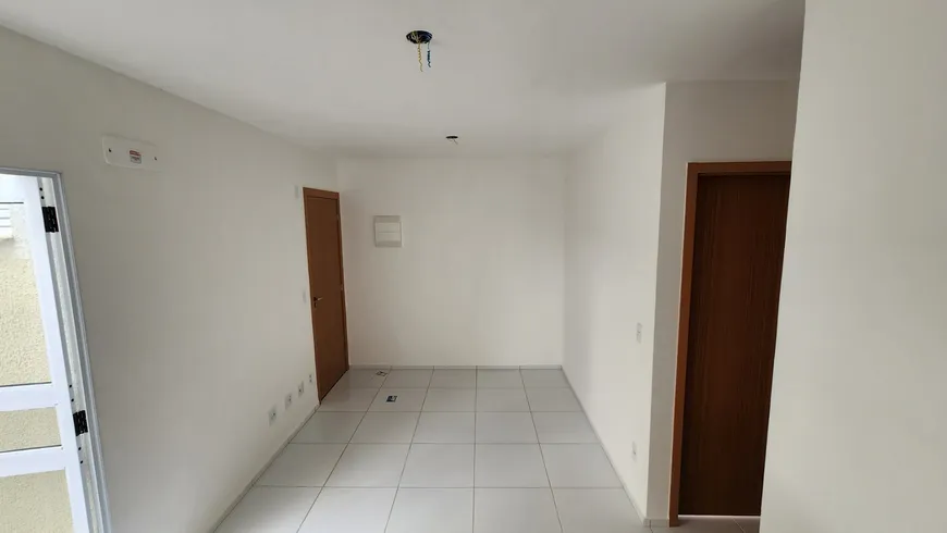 Foto 1 de Apartamento com 2 Quartos para venda ou aluguel, 47m² em Alphaville Abrantes, Camaçari