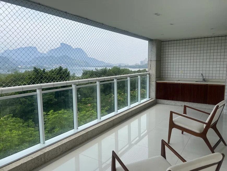 Foto 1 de Apartamento com 3 Quartos para alugar, 132m² em Barra da Tijuca, Rio de Janeiro