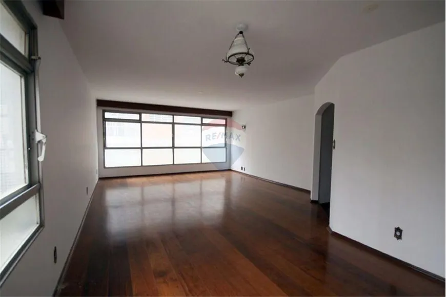Foto 1 de Apartamento com 3 Quartos para alugar, 247m² em Higienópolis, São Paulo