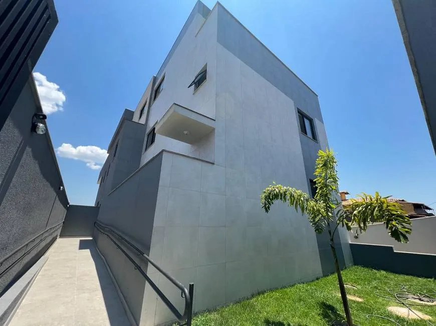 Foto 1 de Apartamento com 2 Quartos à venda, 71m² em Planalto, Belo Horizonte