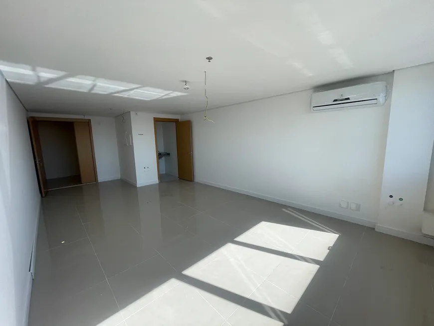 Foto 1 de Sala Comercial para alugar, 38m² em Passo da Areia, Porto Alegre