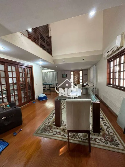 Foto 1 de Casa com 3 Quartos à venda, 302m² em Piratininga, Niterói
