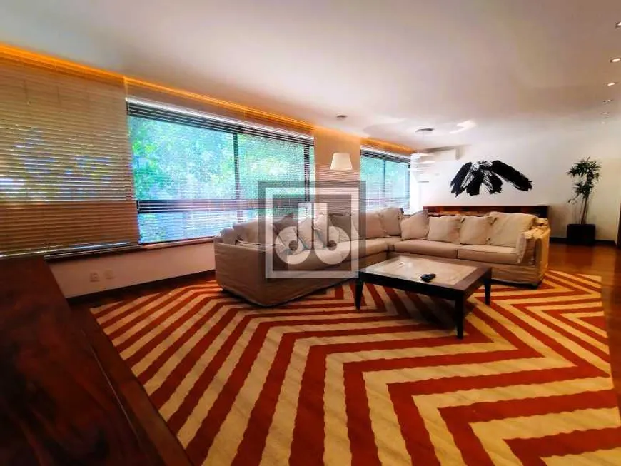 Foto 1 de Apartamento com 3 Quartos para venda ou aluguel, 160m² em Leblon, Rio de Janeiro