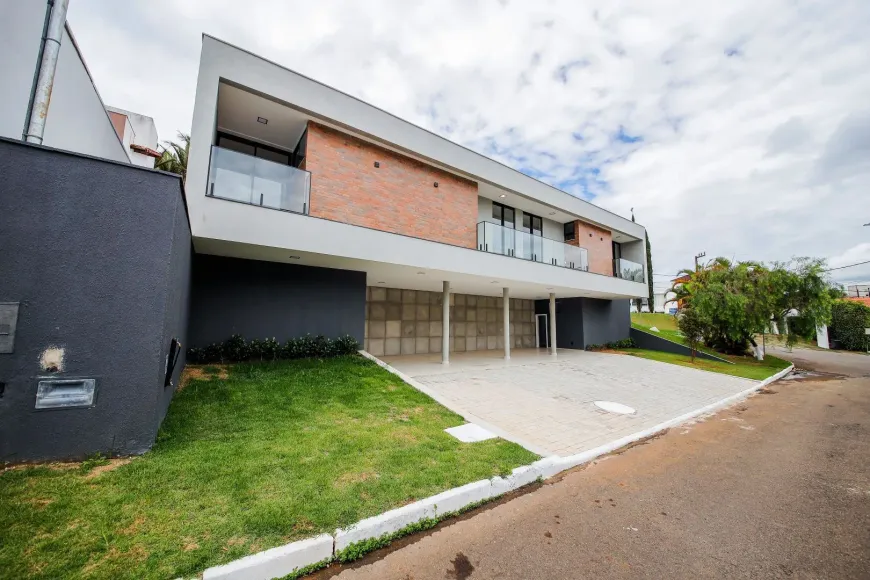 Foto 1 de Casa de Condomínio com 4 Quartos à venda, 450m² em Spina Ville II, Juiz de Fora