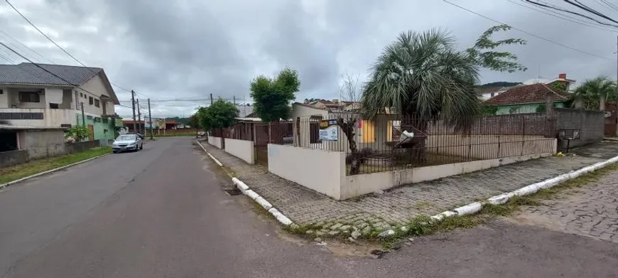 Foto 1 de Casa com 2 Quartos à venda, 80m² em Nossa Senhora Medianeira, Santa Maria