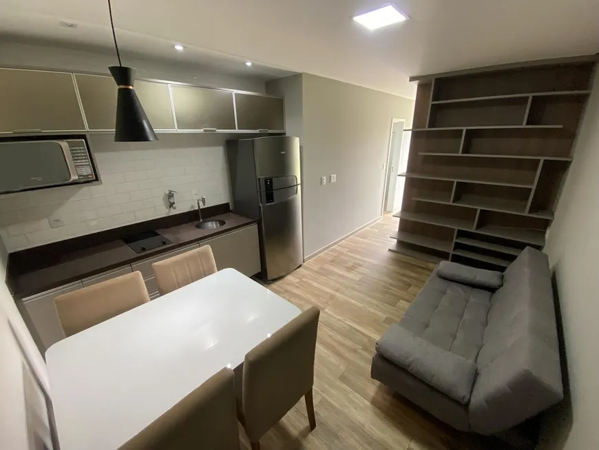 Foto 1 de Apartamento com 1 Quarto para alugar, 40m² em Estrela Sul, Juiz de Fora