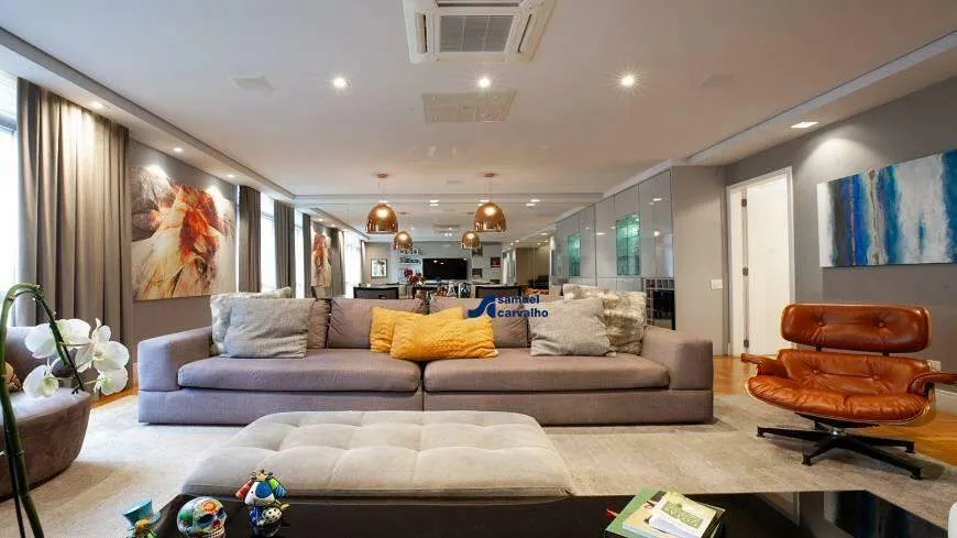Foto 1 de Apartamento com 3 Quartos para alugar, 211m² em Higienópolis, São Paulo