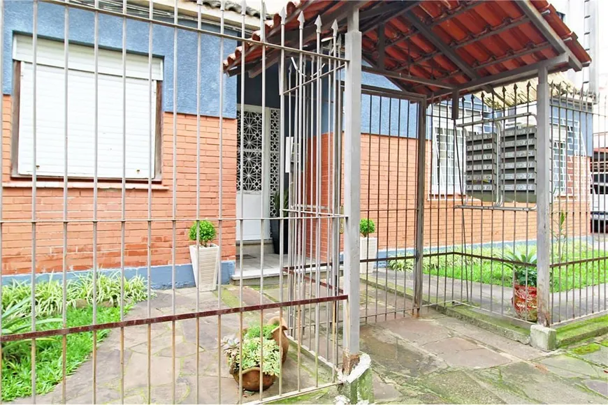 Foto 1 de Apartamento com 2 Quartos à venda, 54m² em São Sebastião, Porto Alegre