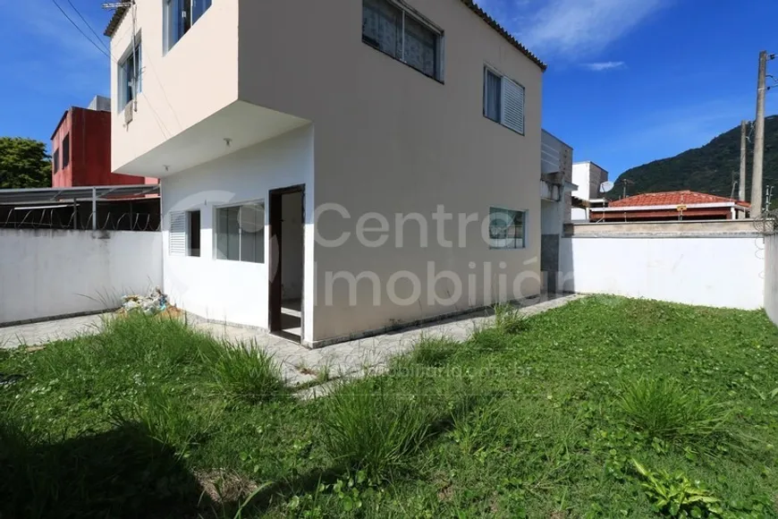 Foto 1 de Casa com 2 Quartos à venda, 60m² em Jardim Veneza , Peruíbe