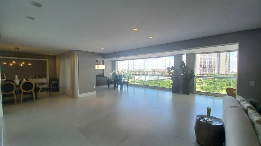 Foto 1 de Apartamento com 3 Quartos à venda, 241m² em Jardim das Perdizes, São Paulo