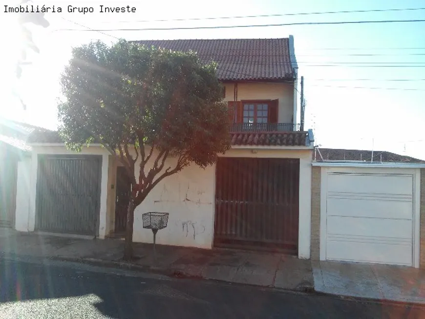 Foto 1 de Sobrado com 3 Quartos à venda, 269m² em Vila Xavier, Araraquara