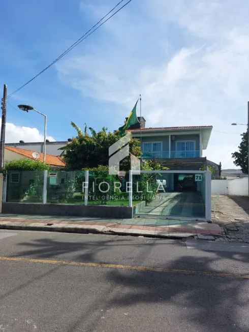 Foto 1 de Casa com 5 Quartos à venda, 163m² em Barreiros, São José