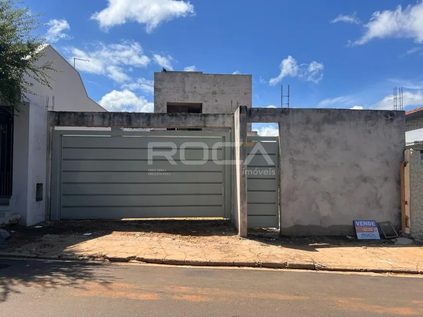 Foto 1 de Sobrado com 3 Quartos à venda, 200m² em Jardim São João Batista, São Carlos