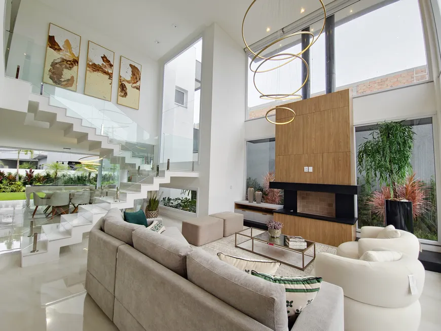 Foto 1 de Casa de Condomínio com 5 Quartos à venda, 358m² em Condominio Velas da Marina, Capão da Canoa