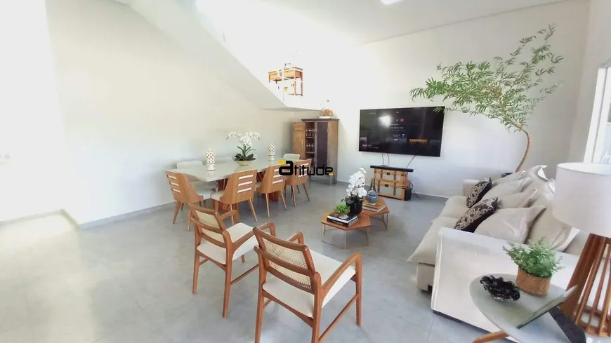 Foto 1 de Casa de Condomínio com 3 Quartos à venda, 250m² em Pitas, Cotia