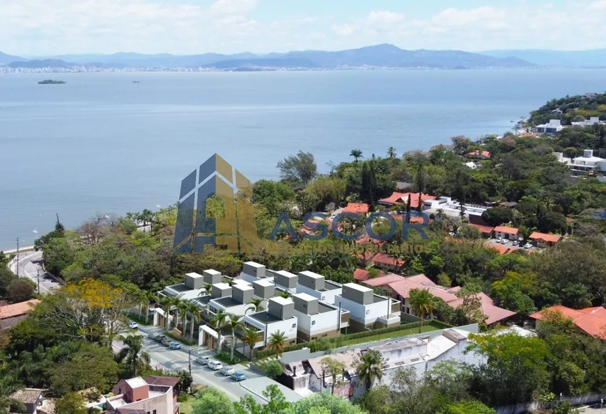 Foto 1 de Casa de Condomínio com 3 Quartos à venda, 243m² em Cacupé, Florianópolis