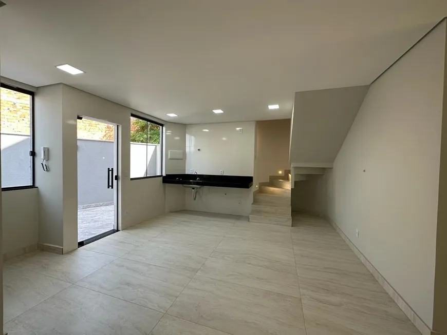 Foto 1 de Casa com 3 Quartos à venda, 90m² em Xangri-lá, Contagem