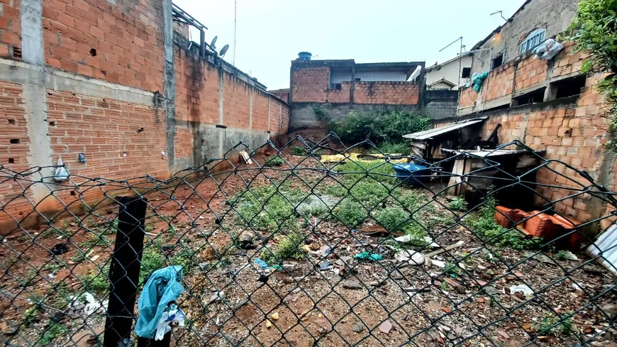 Foto 1 de Lote/Terreno à venda, 200m² em São Pedro, Ibirite