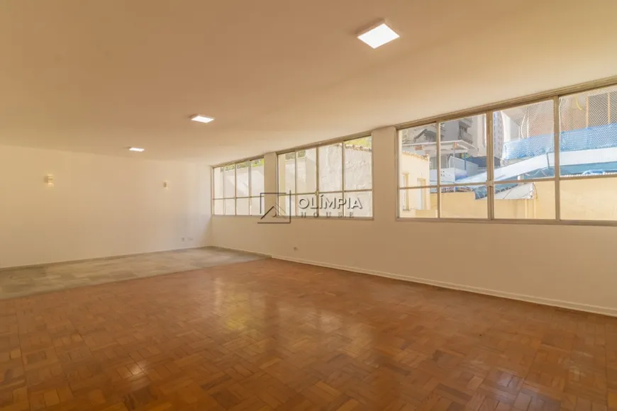 Foto 1 de Apartamento com 3 Quartos para alugar, 200m² em Jardim Paulista, São Paulo