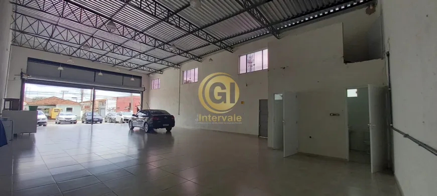 Foto 1 de Galpão/Depósito/Armazém para alugar, 135m² em Parque Itamarati, Jacareí