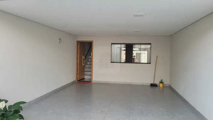 Foto 1 de Casa com 2 Quartos à venda, 143m² em Novo Mundo, Uberlândia