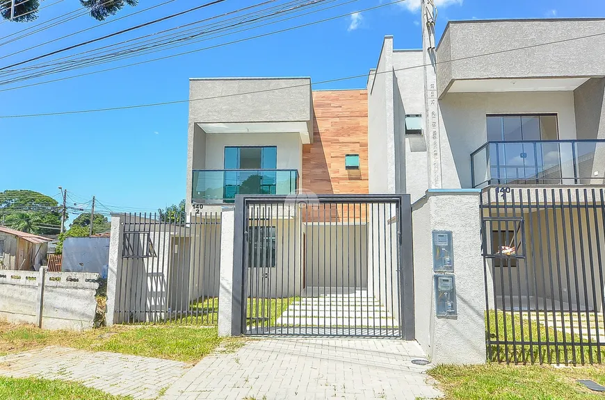 Foto 1 de Sobrado com 2 Quartos à venda, 80m² em Uberaba, Curitiba