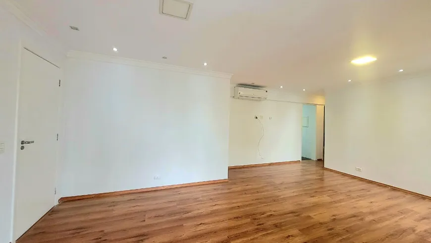 Foto 1 de Apartamento com 4 Quartos para alugar, 146m² em Moema, São Paulo