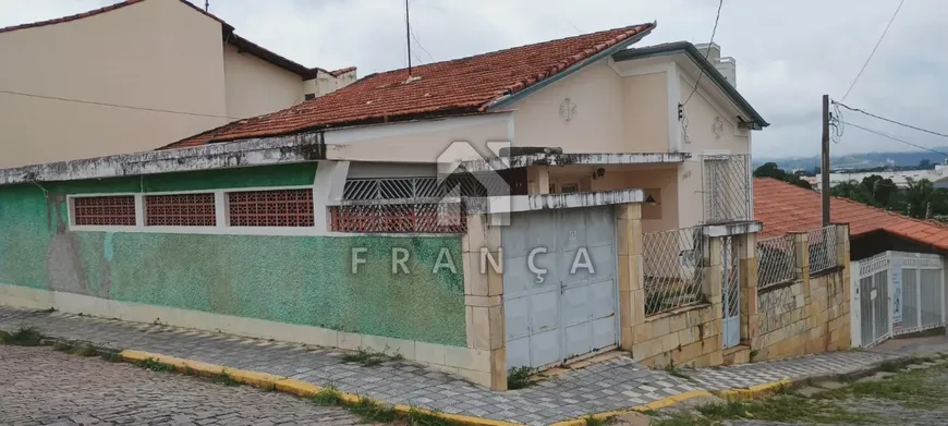 Foto 1 de Casa com 2 Quartos à venda, 147m² em Centro, Jacareí