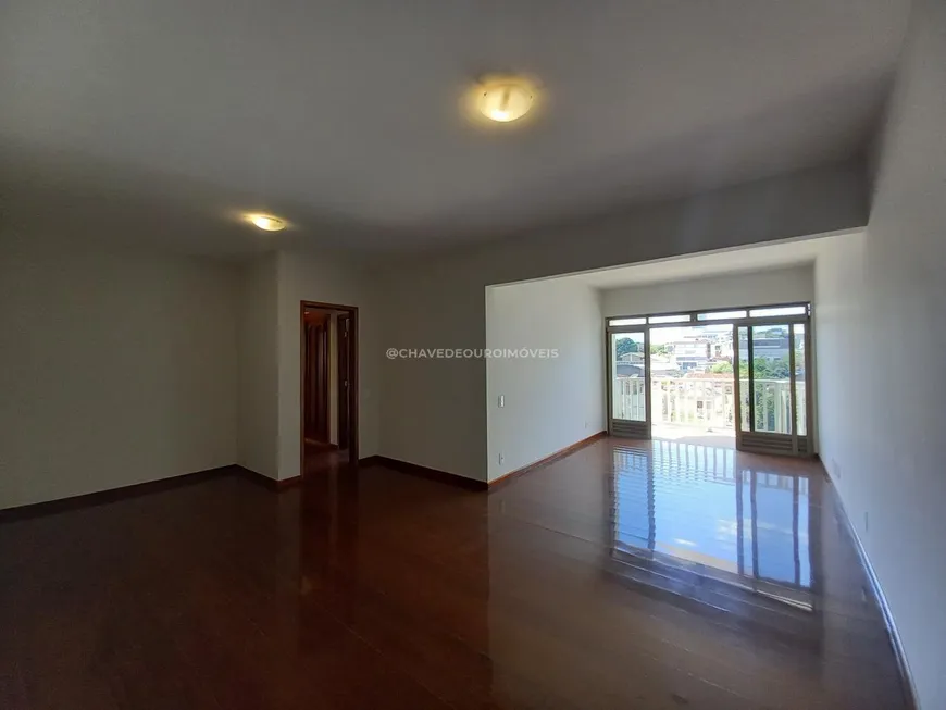 Foto 1 de Apartamento com 3 Quartos à venda, 185m² em Bom Retiro, Uberaba