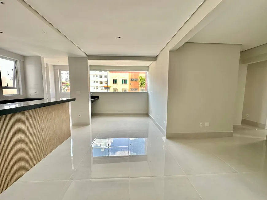 Foto 1 de Apartamento com 3 Quartos à venda, 80m² em Sagrada Família, Belo Horizonte