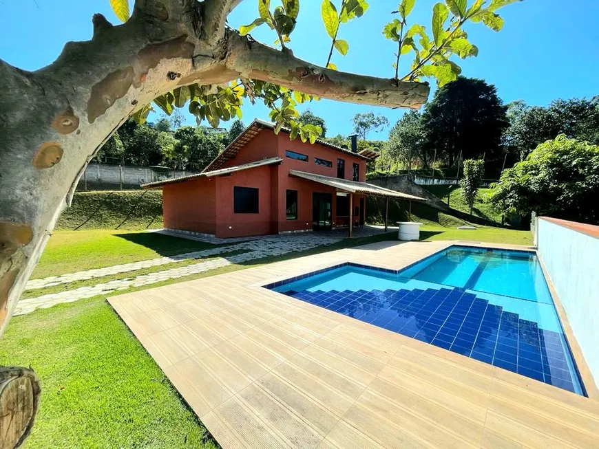 Foto 1 de Fazenda/Sítio com 3 Quartos à venda, 160m² em Estância San Remo, Atibaia