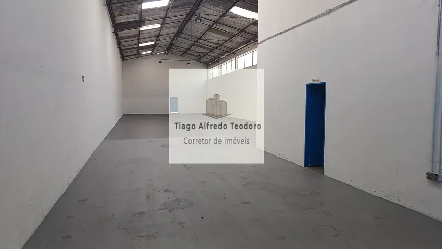 Foto 1 de Galpão/Depósito/Armazém para alugar, 550m² em Cumbica, Guarulhos