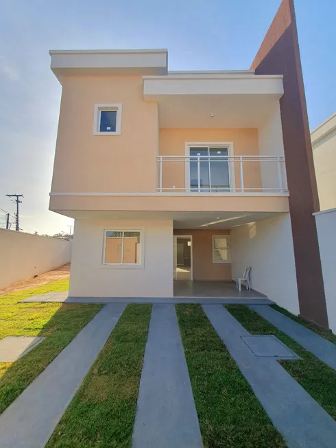 Foto 1 de Casa com 4 Quartos à venda, 127m² em Centro, Eusébio