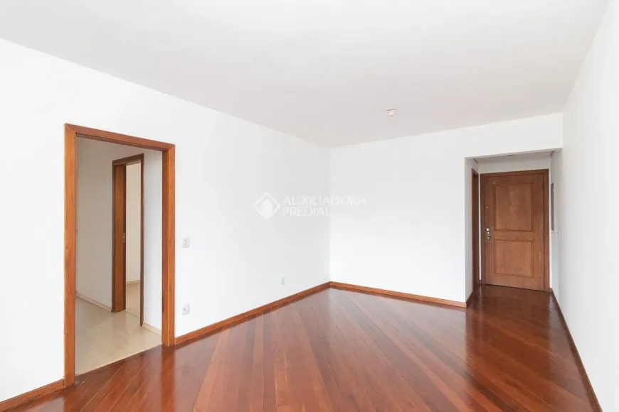 Foto 1 de Apartamento com 3 Quartos para alugar, 90m² em Azenha, Porto Alegre