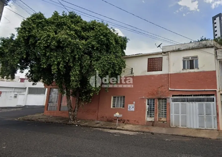 Foto 1 de Casa com 3 Quartos à venda, 269m² em Tabajaras, Uberlândia