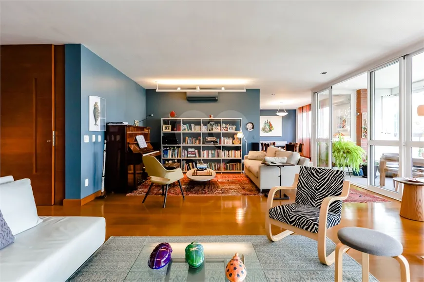 Foto 1 de Apartamento com 4 Quartos à venda, 257m² em Vila Madalena, São Paulo