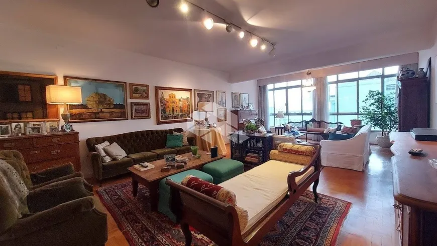 Foto 1 de Apartamento com 3 Quartos à venda, 214m² em Independência, Porto Alegre