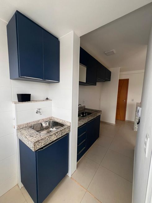 Apartamento na Avenida Ferroviária, 2, Vila Formosa em Anápolis, por R$  258.614 - Viva Real