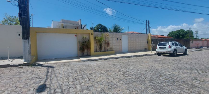 Casa na Rua Desportista Moisés José da Silva, 8, Feitosa em Maceió, por