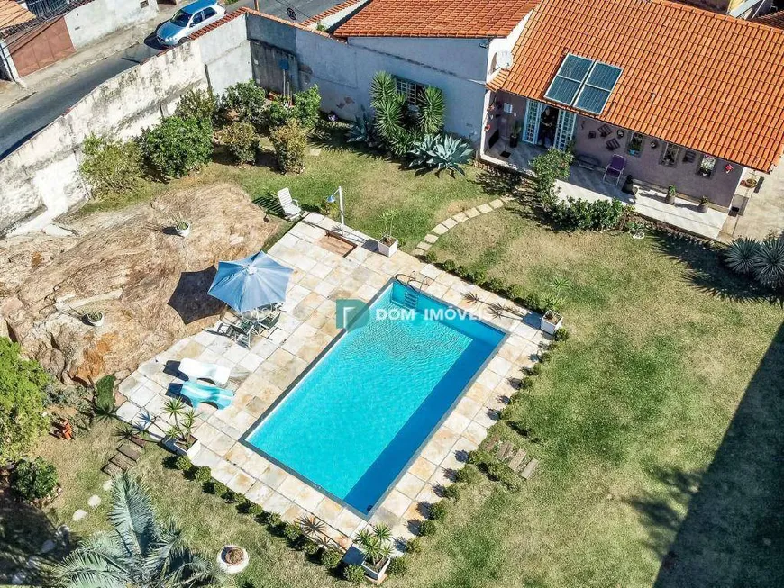 Foto 1 de Casa com 3 Quartos à venda, 1236m² em São Pedro, Juiz de Fora
